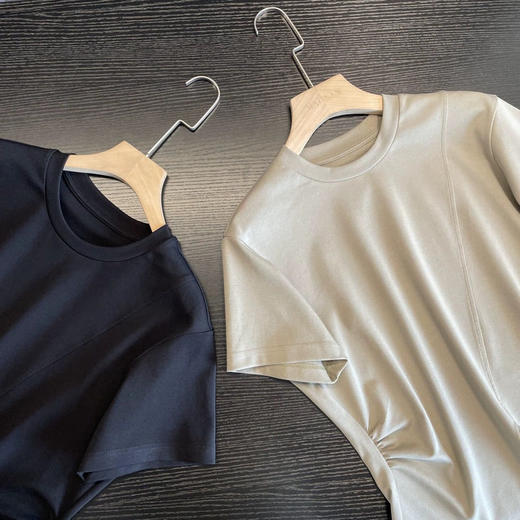 ✨宝藏tee~【前开叉显瘦圆领T恤】王炸捏褶设计收腰修身前开叉设计显瘦百搭圆领短袖T恤女 商品图7