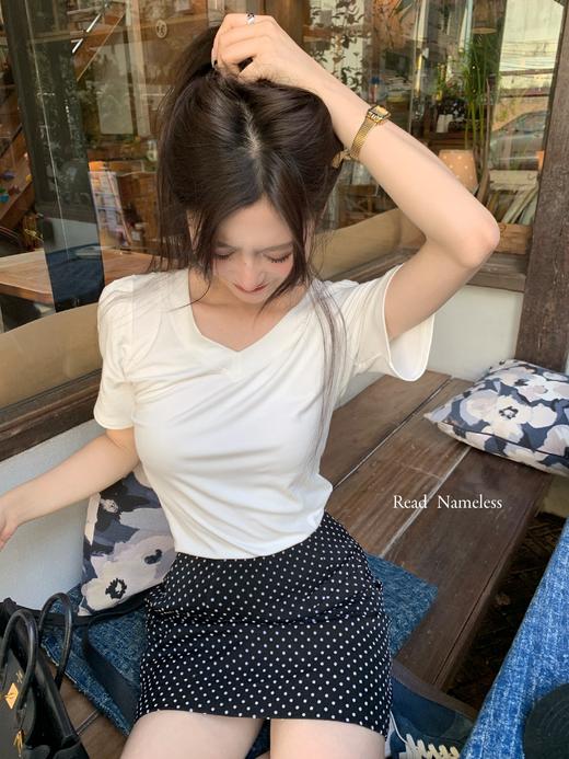 Read Nameless /遮手臂肉肉的白T 2025/5/10 商品图0