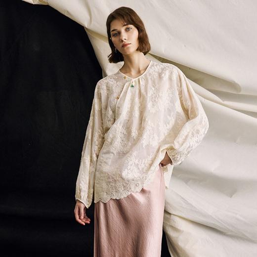 【MOMOTIABIN 新中式服饰2.0】2772送吊带 天丝面料 女装吊坠盘扣 圆领长袖 国风打底衫 商品图1