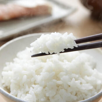 甄食在 火山岩大米 黑土地 东北响水石板大米 新米 2kg /粮油调味 /米 /长粒香米 商品图7