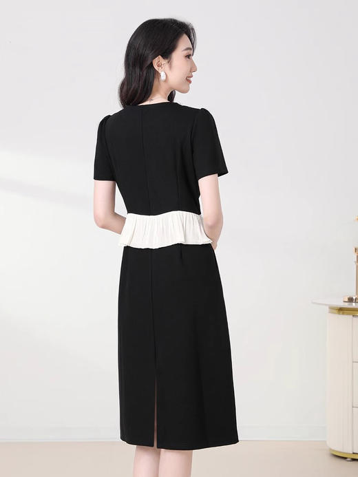 「自」全新升级【铂金会员211/天猫279/差价68】(94632)洛诗琳黑色圆领钉珠时尚撞色连衣裙女2025夏季新款气质小黑裙 商品图2