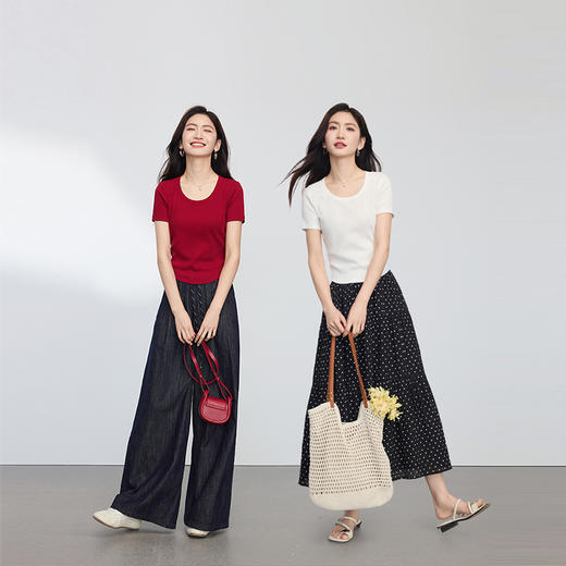 【专属特价】熙世界黑色正肩T恤女短袖2025春夏季新款圆领打底衫短款体恤上衣 商品图3