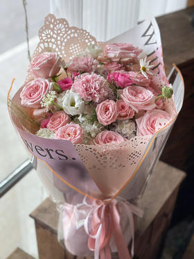 插花泥圆形花束 蕾丝花边