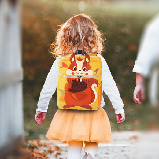 坚果松鼠双肩包 商品图0