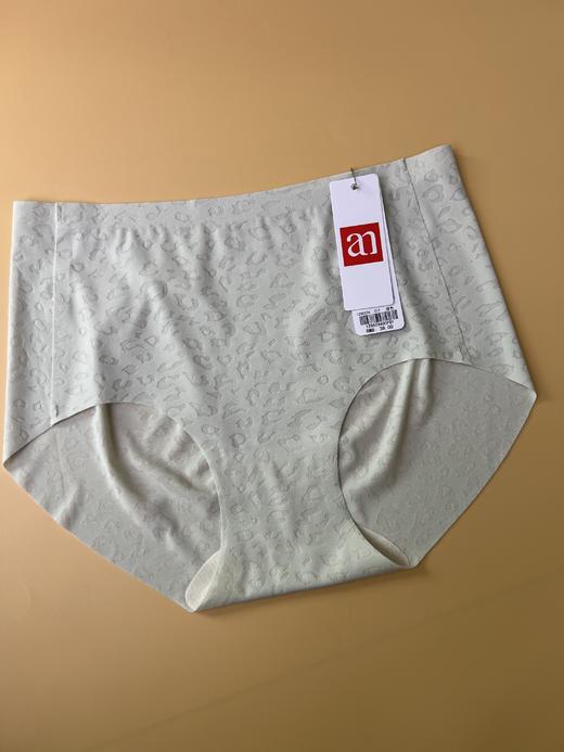 女士内裤中腰无痕包臀透气抑菌蚕丝三角内裤1295034 商品图5