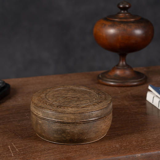 清	沉香木整挖圆盖盒 商品图1