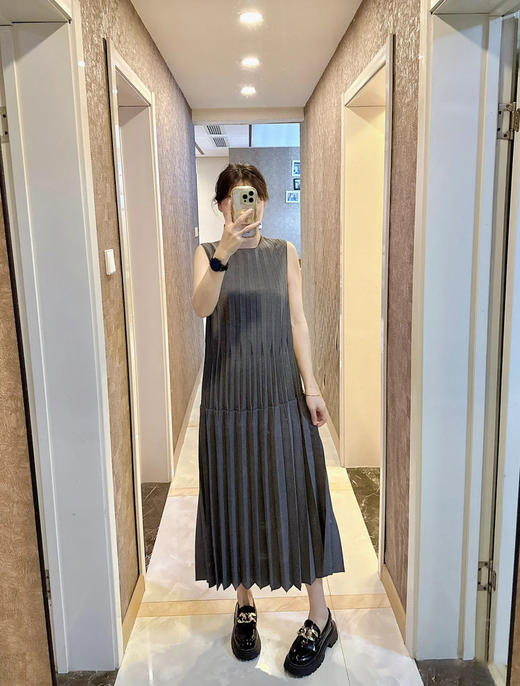 【高品质私服】【JN无袖风琴百褶连衣裙】面料垂坠性佳，顺滑有型G1311【无标出货 介意慎拍】CC 商品图3