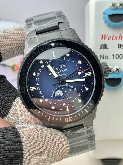 『NOOB official➕市场独家首创，没有之一』宝珀 五十寻 50寻全日历深潜器首创全陶瓷表链
1、集多功能于表盘显示（12 点钟位置的窗口显示星期和月份，以及 6 点钟位置的子表盘显示月相☑️ 商品图2