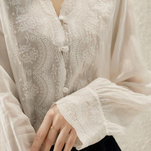 【MOMOTIABIN 新中式服饰2.0】2315清爽苎麻衬衫小上衣女 白月光浮雕绣花 舒适透气 商品图1