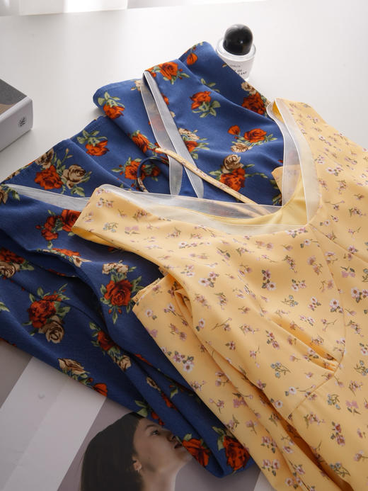 v领碎花连衣裙（锁 商品图4