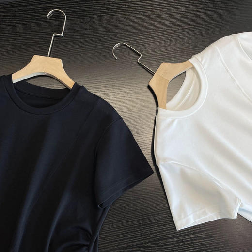 ✨宝藏tee~【前开叉显瘦圆领T恤】王炸捏褶设计收腰修身前开叉设计显瘦百搭圆领短袖T恤女 商品图9