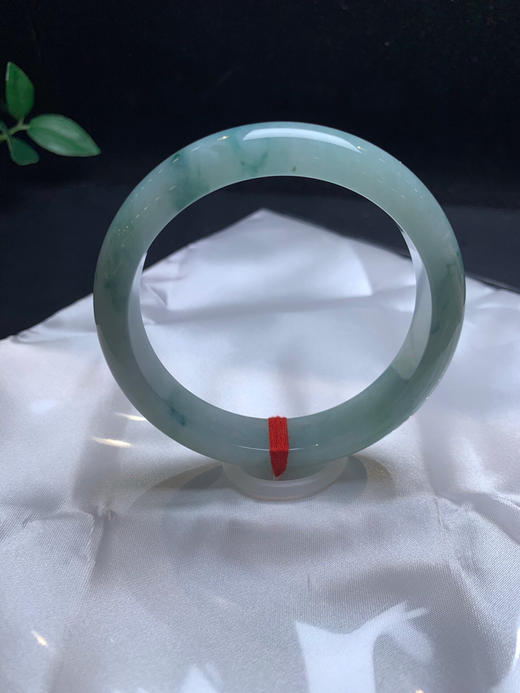 612881，60.8 飘花手镯，底妆均匀细腻 干净 商品图1