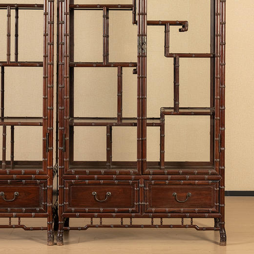 民国	红木竹节工玻璃门博古架（一对） 商品图3