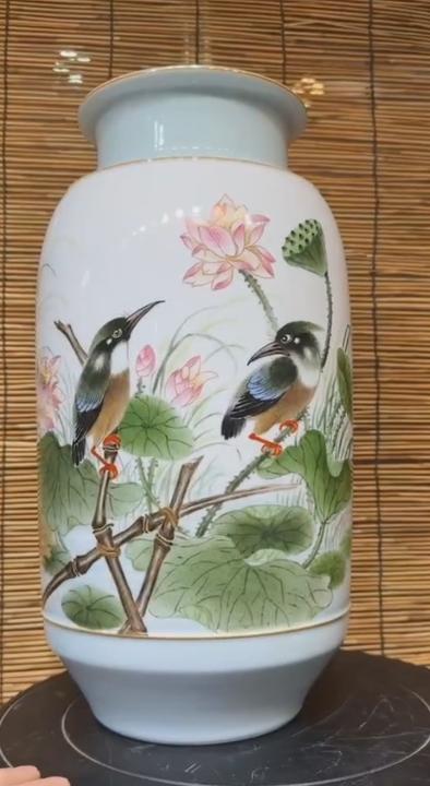 新彩荷塘清趣瓶 商品图0