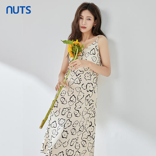 NUTS夏季新品V领时尚可爱气质吊带连衣裙322104073B 商品图2