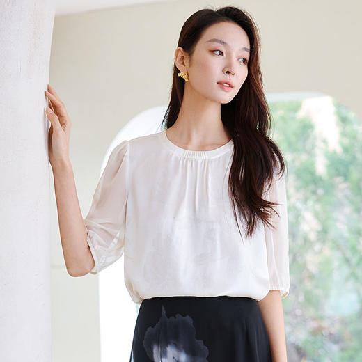 玳莎真丝花罗圆领小衫女2025年夏季新款100%桑蚕丝提花五分袖上衣  FB31202 商品图1