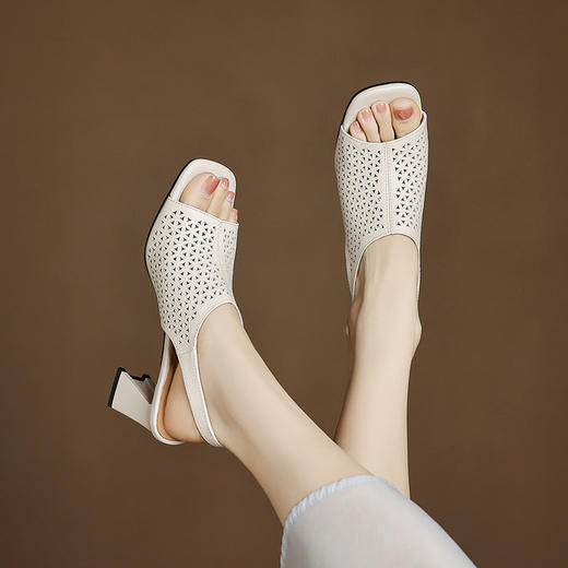 【预售5天】柔软舒适罗马凉鞋女夏季镂空百搭真皮上班女鞋粗跟高跟鞋DS&1838 商品图2