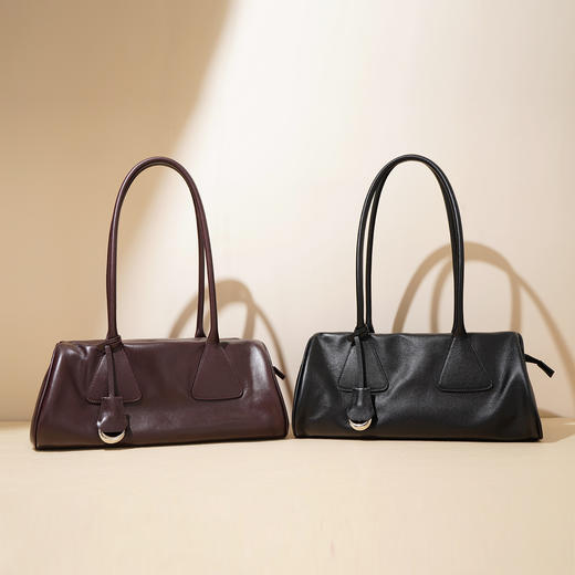 【预售3天】单肩腋下复古法棍包女式2025新款高级感三角包手提斜挎保龄球包F9866A 商品图2