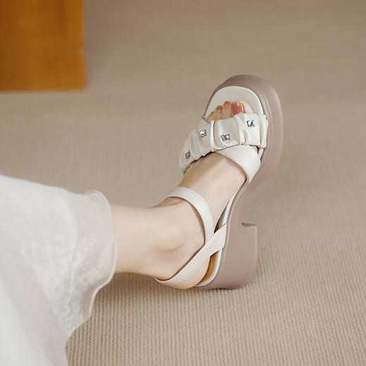 【预售5天】夏季新款外穿凉鞋女粗跟厚底一字口露趾松糕软底水钻凉鞋DTN&530-6 商品图1