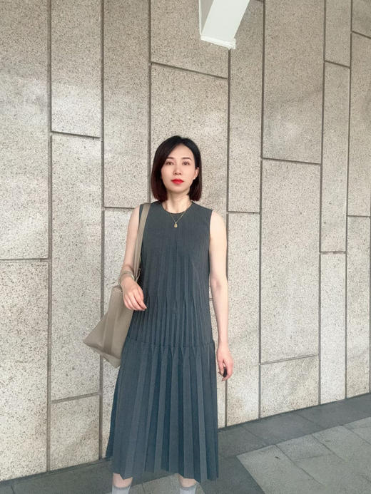 【高品质私服】【JN无袖风琴百褶连衣裙】面料垂坠性佳，顺滑有型G1311【无标出货 介意慎拍】CC 商品图6