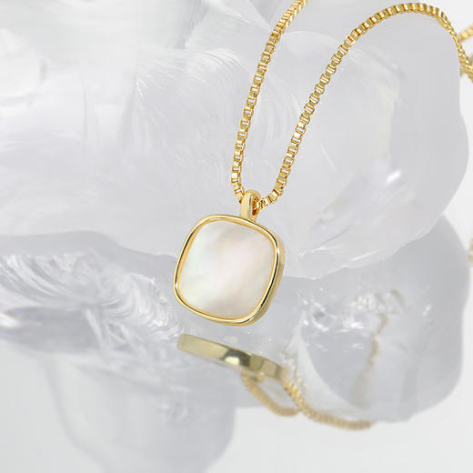 CROCUS Good LUCK白贝母方形项链 商品图1