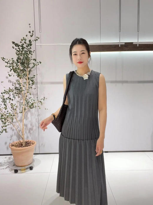 【高品质私服】【JN无袖风琴百褶连衣裙】面料垂坠性佳，顺滑有型G1311【无标出货 介意慎拍】CC 商品图4