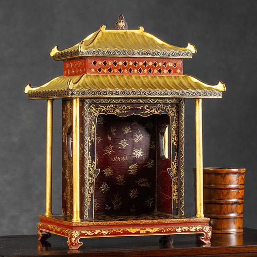 清	大漆描金重檐庑殿顶佛龛 商品图1