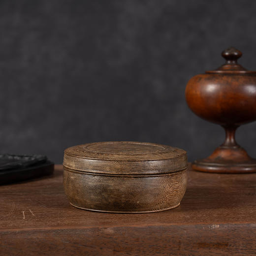 清	沉香木整挖圆盖盒 商品图0