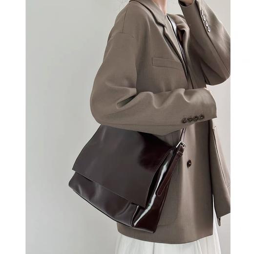 【预售3天】2025小众设计新款复古小方包单肩斜挎简约大容量托特包M-7680 商品图1