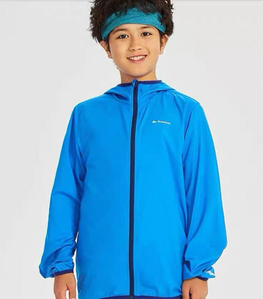 原单正品迪卡侬户外儿童防晒衣！！现货收仓！正品好货！！全部原包装原吊牌！！好穿到无法自拔好轻薄儿童款的衣服肤感没得说[赞］轻飘飘的克重毫无负担🥹不粘身！！
只有蓝色 商品图0