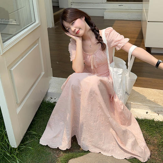 西遇法式泡泡袖连衣裙女夏季新款蕾丝花边度假a字掐腰长裙SS050671 商品图4
