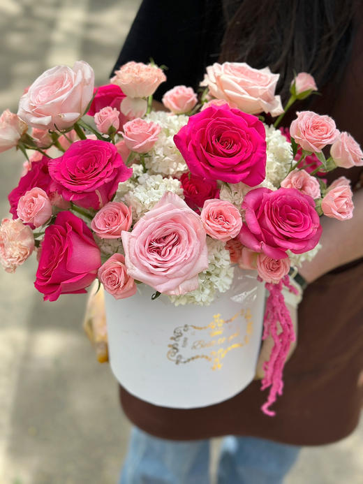 木绣球，粉色荔枝玫瑰，弗洛伊德玫瑰，多头小仙女，混搭花桶 商品图1