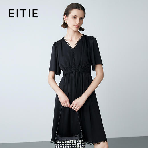 EITIE爱特爱夏季新款法式V领优雅气质收腰显瘦连衣裙7807553 商品图0