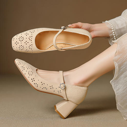 【预售5天】巨好穿法式单鞋女春夏季镂空方头粗跟杏色真皮米白色高跟鞋女XPJ&9093 商品图1