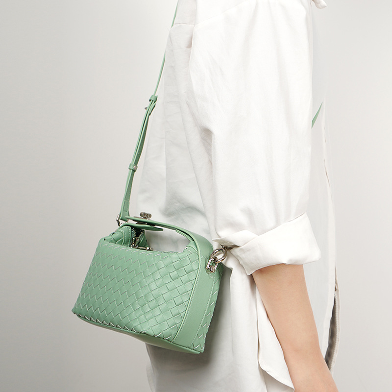 【预售3天】2025款女士小众设计包便当包腋下包手提包F9758C