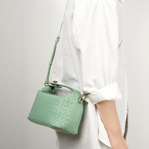 【预售3天】2025款女士小众设计包便当包腋下包手提包F9758C 商品图0