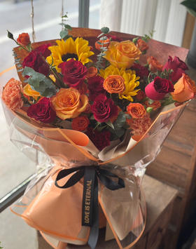 红色色系插花泥花束