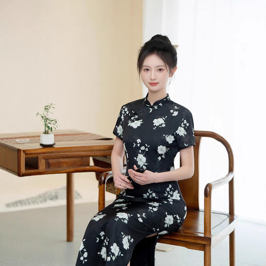 TZW-珍爱一生2025夏季长款提花双层黑色短袖旗袍日常修身气质改良旗袍 商品图1