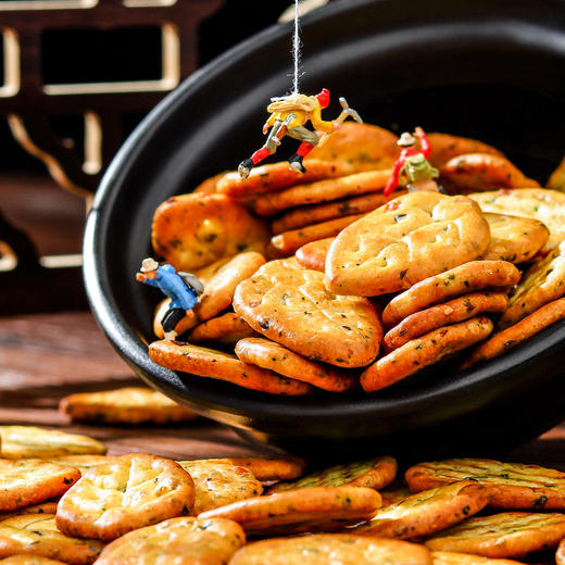 【超值60包❗美味十二蔬饼】集齐小菜园的多种蔬菜，咸香酥脆，欲罢不能，网红九蔬饼干薄脆小包装零食整箱咸味QQ 商品图3