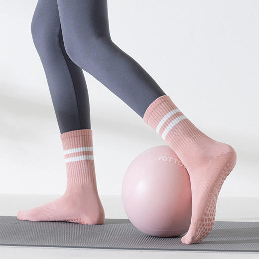 优选丨【4双】纯棉瑜伽防滑袜 运动健身跑步跳绳中筒压力防滑袜 商品图0