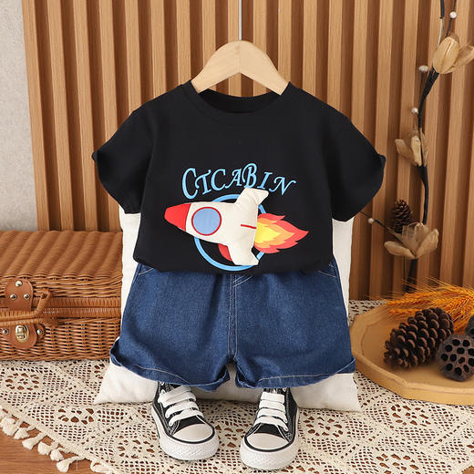 【火箭图案，可爱炫酷】潮童宝宝夏季新款 童装短袖小男孩服装 圆领牛仔短裤火箭两件套-QQ 商品图1