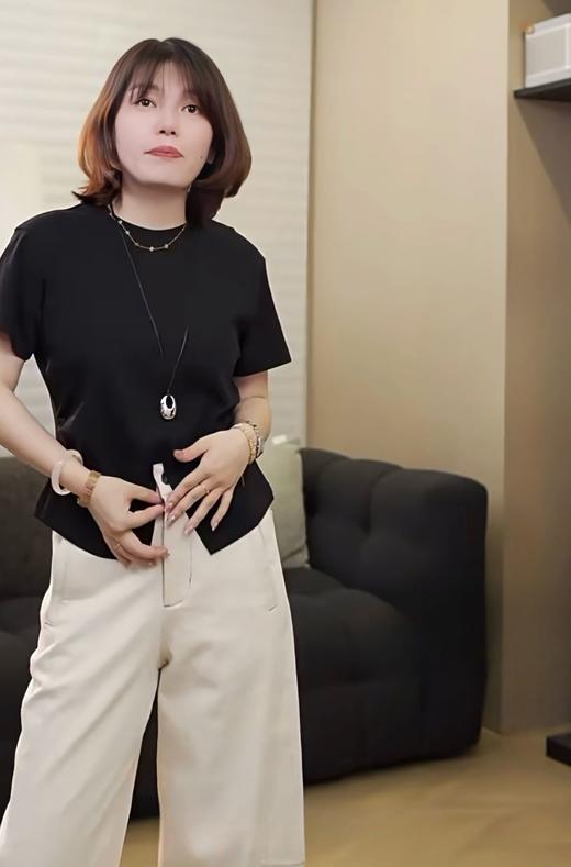 ✨宝藏tee~【前开叉显瘦圆领T恤】王炸捏褶设计收腰修身前开叉设计显瘦百搭圆领短袖T恤女 商品图6