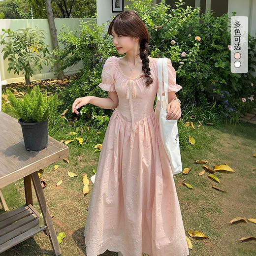 西遇法式泡泡袖连衣裙女夏季新款蕾丝花边度假a字掐腰长裙SS050671 商品图0