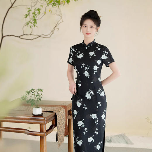 TZW-珍爱一生2025夏季长款提花双层黑色短袖旗袍日常修身气质改良旗袍 商品图3