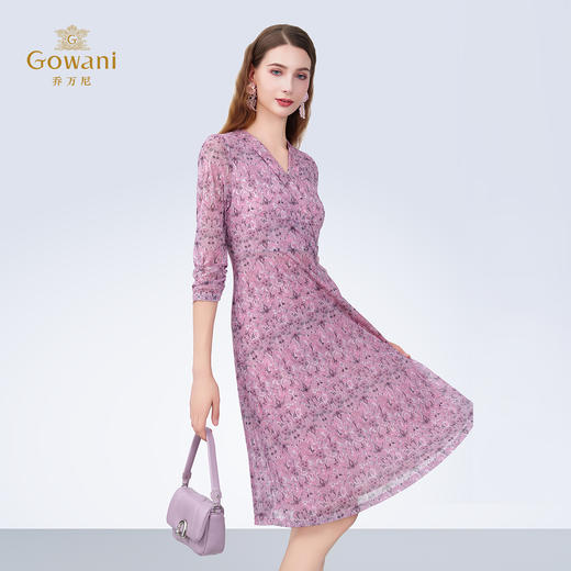 乔万尼2025夏季新品V领艺术印花轻盈收腰连衣裙ED2E409 商品图3