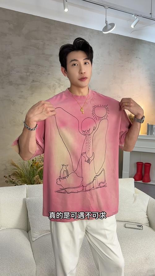 T3393夏季高级感新款美式手绘喷绘印花设计感短袖T恤潮流宽松圆领上衣 商品图0