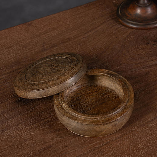 清	沉香木整挖圆盖盒 商品图3