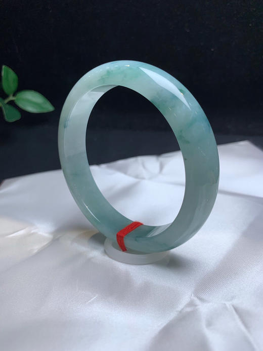 612881，60.8 飘花手镯，底妆均匀细腻 干净 商品图2