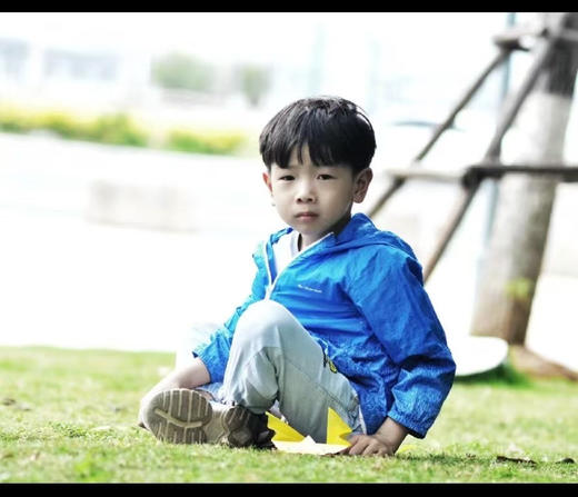 原单正品迪卡侬户外儿童防晒衣！！现货收仓！正品好货！！全部原包装原吊牌！！好穿到无法自拔好轻薄儿童款的衣服肤感没得说[赞］轻飘飘的克重毫无负担🥹不粘身！！
只有蓝色 商品图9