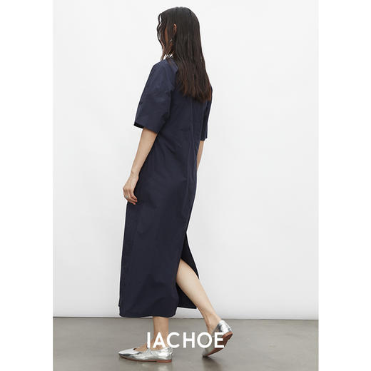 棉仓3431516023-IACHOE立体剪裁宽松版型显瘦不规则收腰连衣裙中长款 商品图4